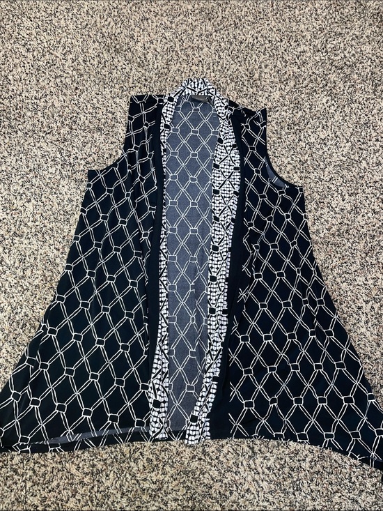 Chico's Tops - Travelers By Chicos Sleeveless Black & White Geometric Open Front Top Sz 1 NWOT